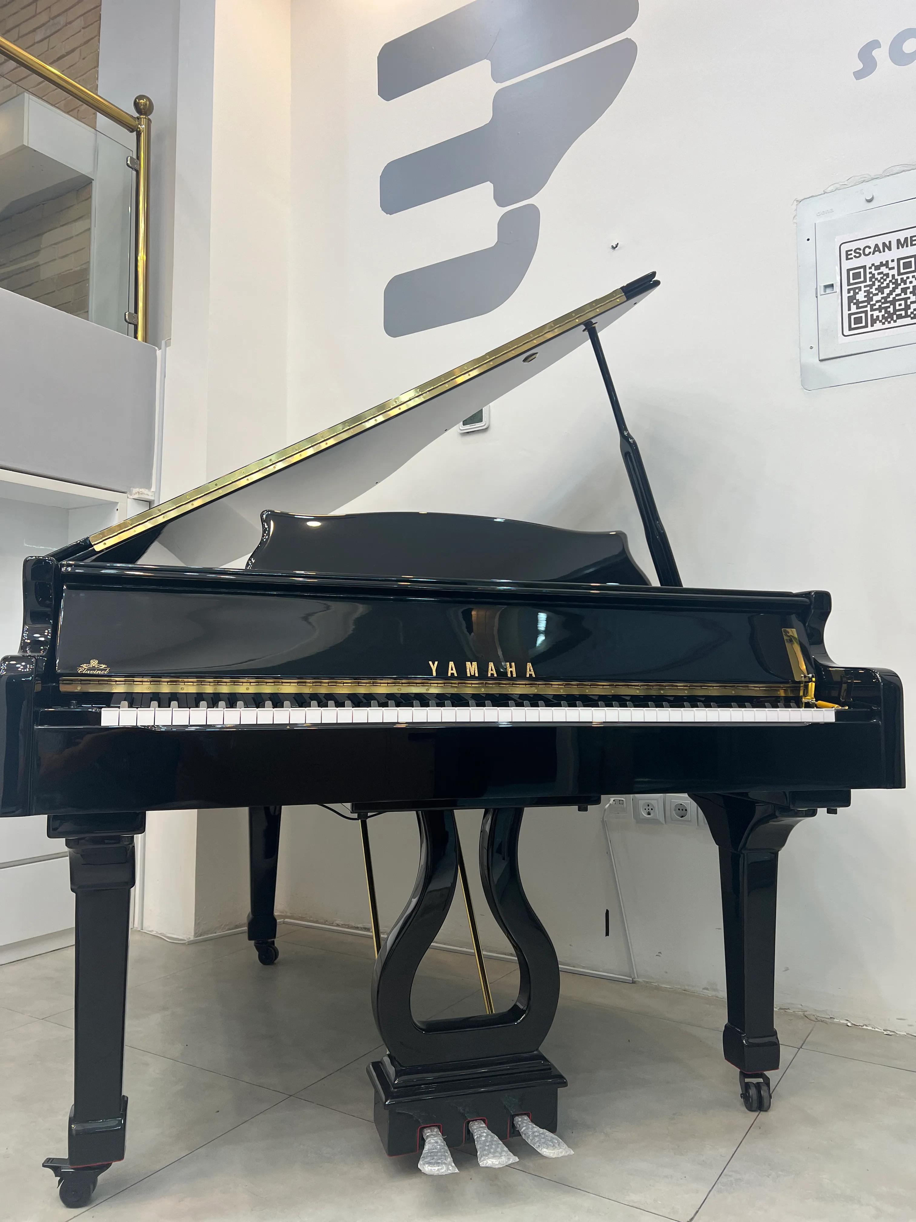 پیانو یاماها P-125 طرح گرند